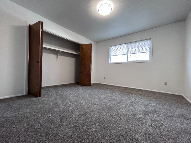 Building Photo - 438 Forest Vale Cir