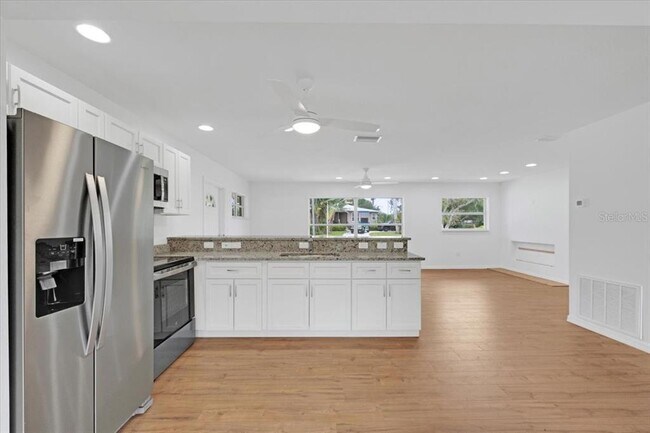 Building Photo - 2206 Mark Ave