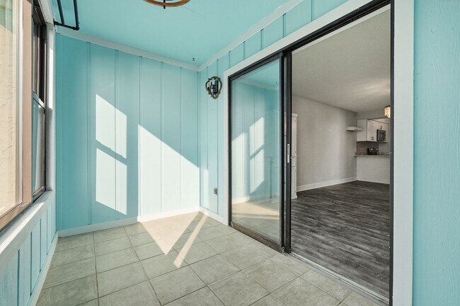 Building Photo - Premier Marina Cove end unit!!   Coastal Lifestyle at its BEST!!