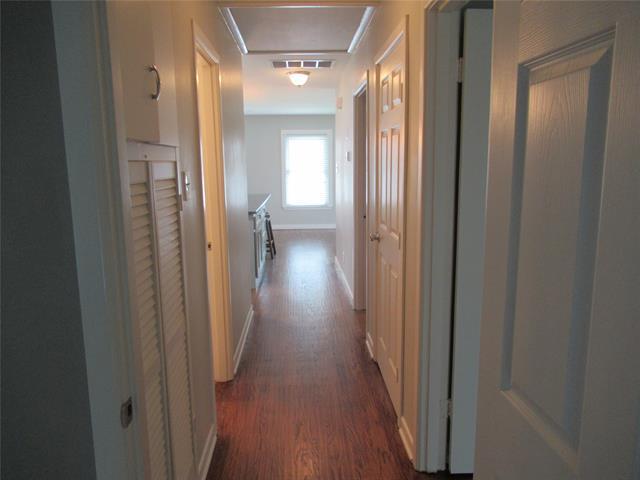 Building Photo - 106 S Clark St