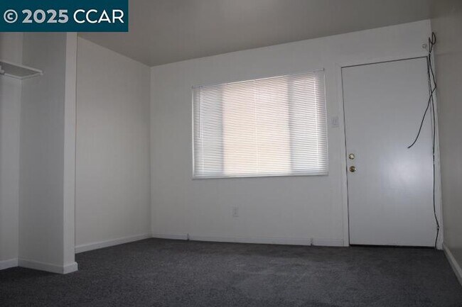 Building Photo - 2033 Nevin Ave