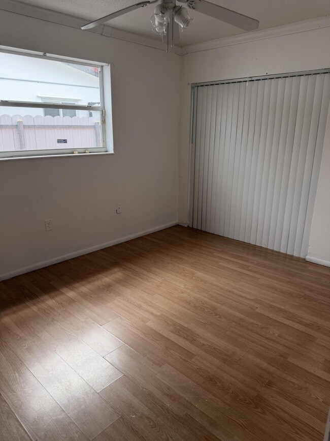 Building Photo - 7648 Alhambra Blvd