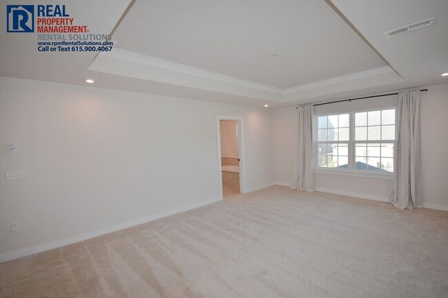 Building Photo - Amazing, modern and spacious home! 4 bd, 2...