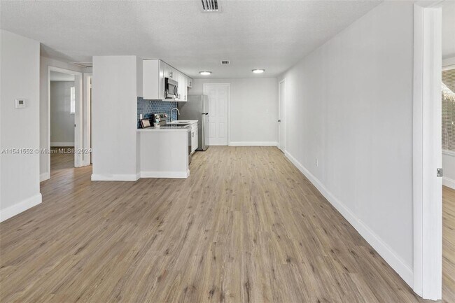 Building Photo - 101 Jasmine Ct