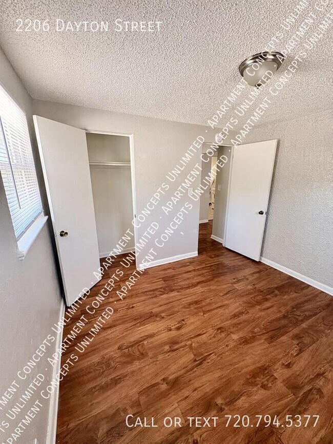Building Photo - 2206 Dayton St
