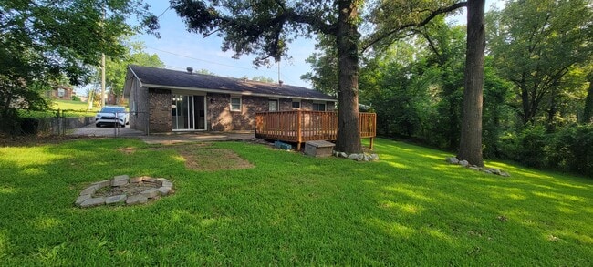 Building Photo - 212 Woodvale Rd