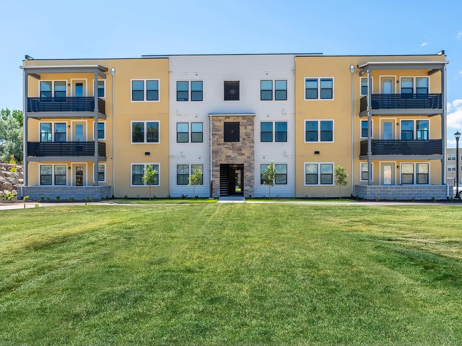 Building Photo - 8362 S Iris Lumi Ln