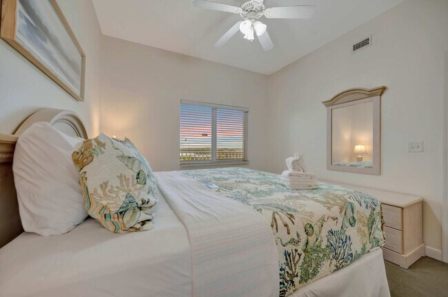 Building Photo - 8800 Bay Pines Blvd