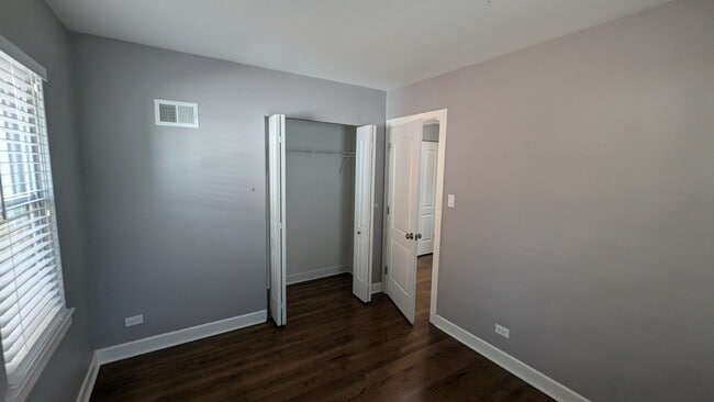Building Photo - ?? Spacious 3BR Ranch | District 57 & Pros...