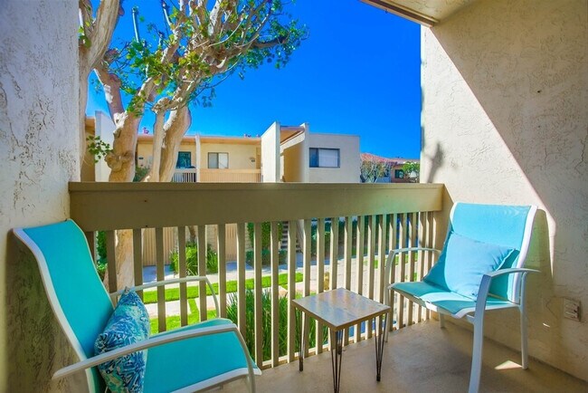 Building Photo - 453 S Sierra Ave