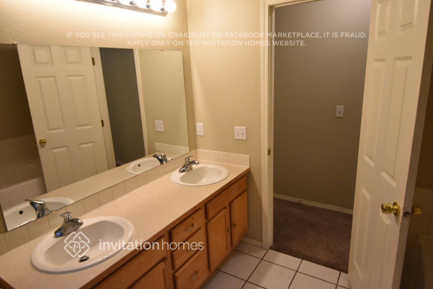 Building Photo - 13421 Des Moines Memorial Dr S