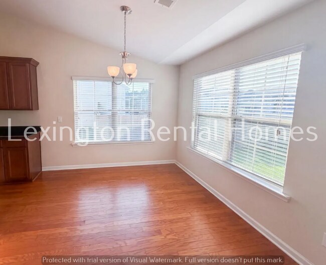 Building Photo - 152 Castlefield Dr