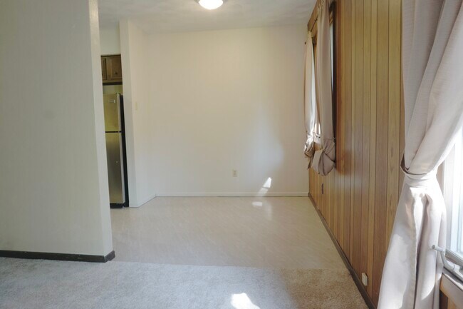 Building Photo - Vine Street Apartments