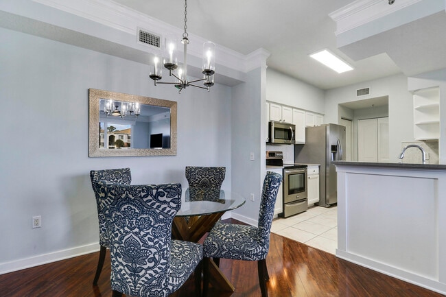 Building Photo - 9212 Myrtlewood Cir W