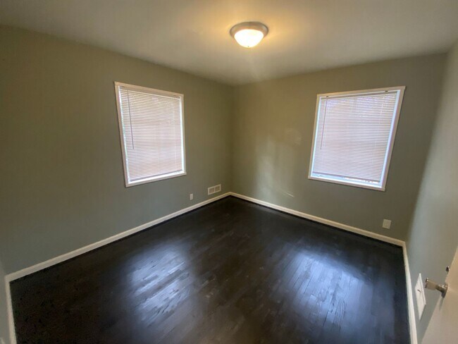 Building Photo - October Special!! Reduced Rent! Move In special- First Months Rent Free! Terms Apply! Call Today~