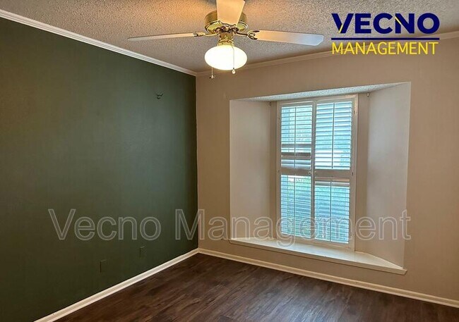 Building Photo - 3643 Richwood Dr