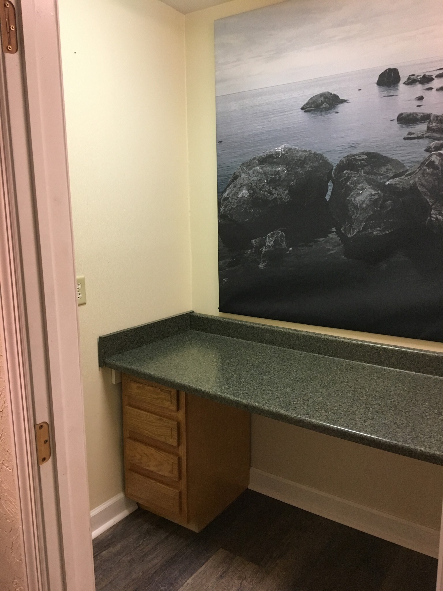 Office 7.5’x4.5’ - 217 Main St