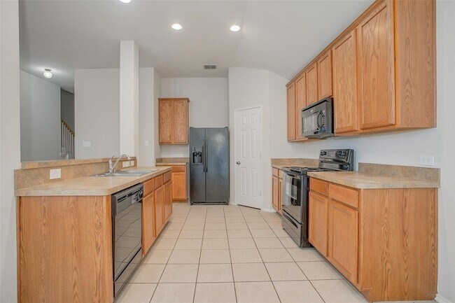 Building Photo - 6000 Stirrup Iron Dr
