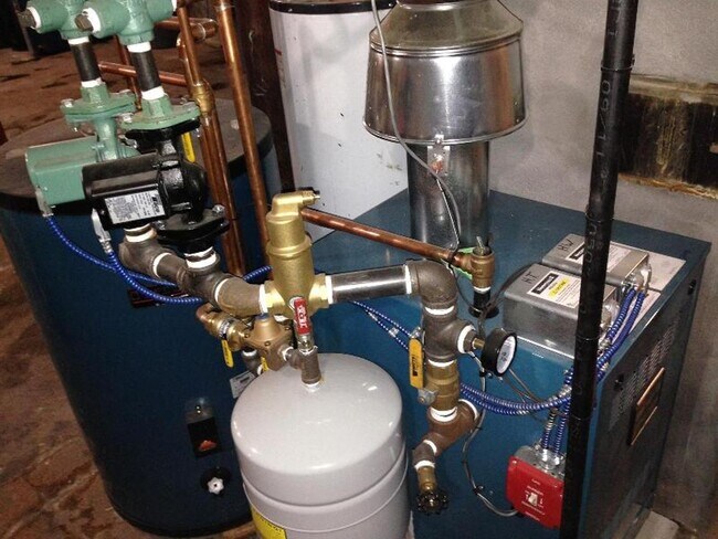 Building Photo - Oak Sq. Brighton 3-bed with Parking