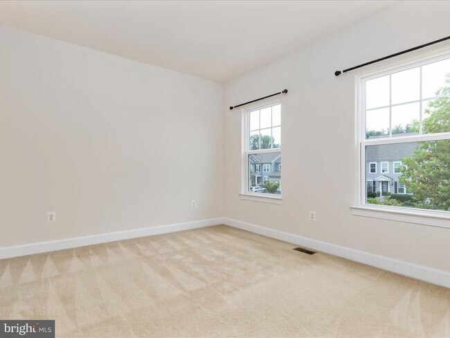 Building Photo - 6684 Muir Dr