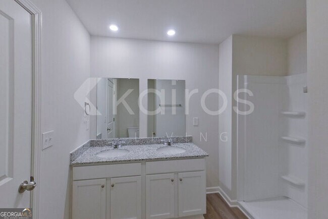 Building Photo - 528 Ivy Brook Way