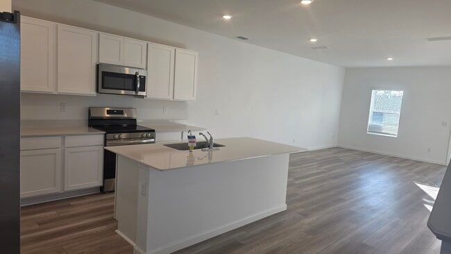 Building Photo - 6916 Golden Monarch Ave