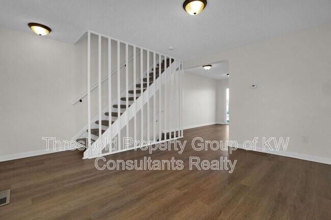 Building Photo - 3672-3678-3678 Arnelle Rd