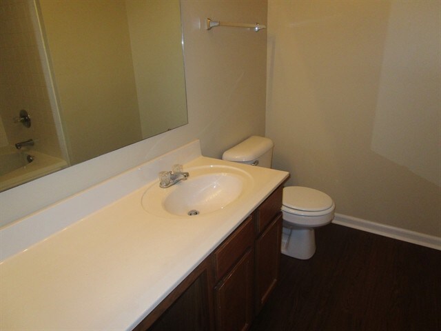 Building Photo - 1283 Spring Lake Dr