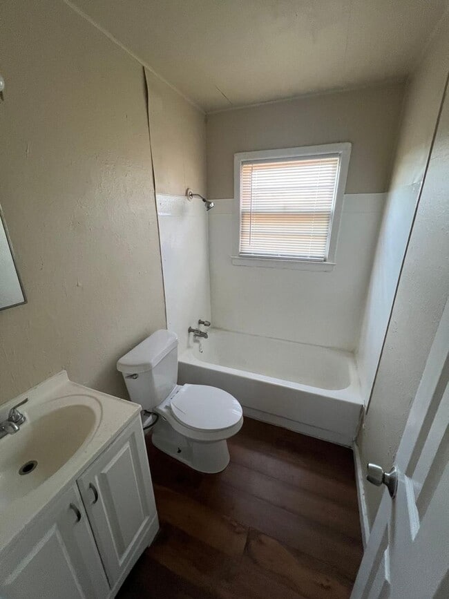 Building Photo - $0 First Month's Rent / $0 Deposit at Move-in