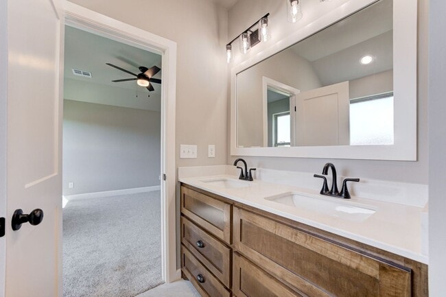 Building Photo - Brand New Home In Noble!