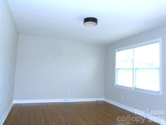 Building Photo - 1014 Penrose Ln