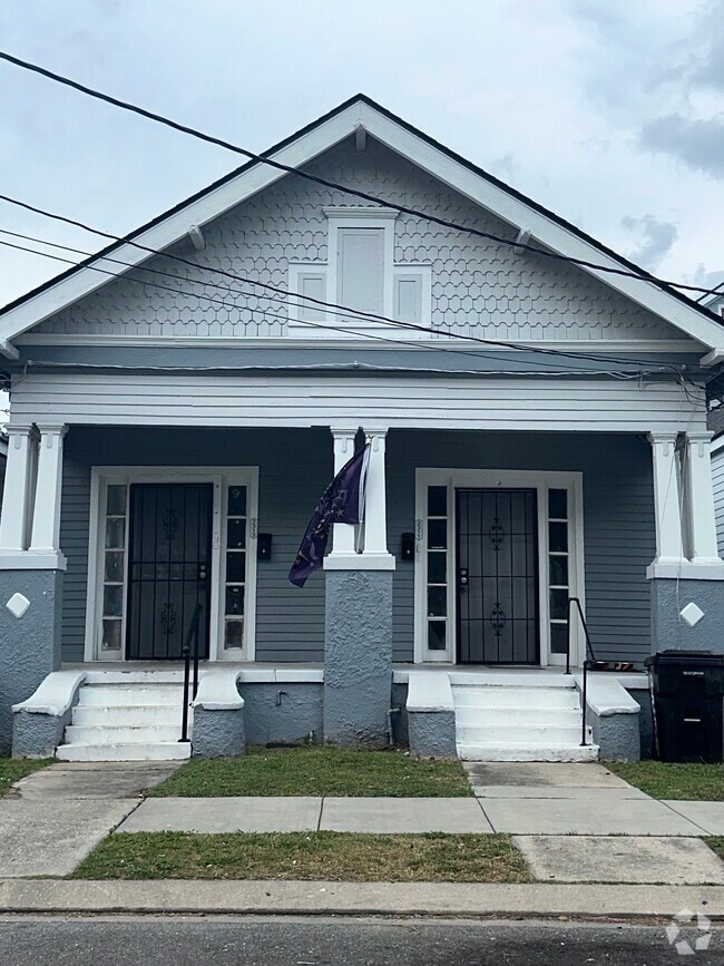 Building Photo - 2313 Dabadie St