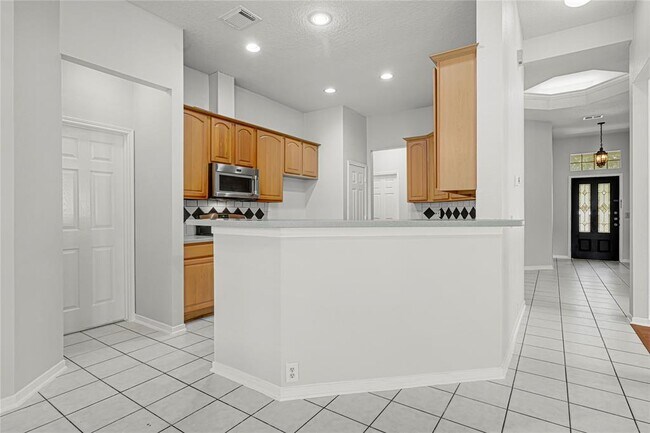 Building Photo - 7530 Broken Oak Ln