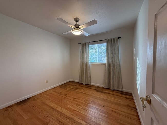 Building Photo - North Central 3 Bedroom Home