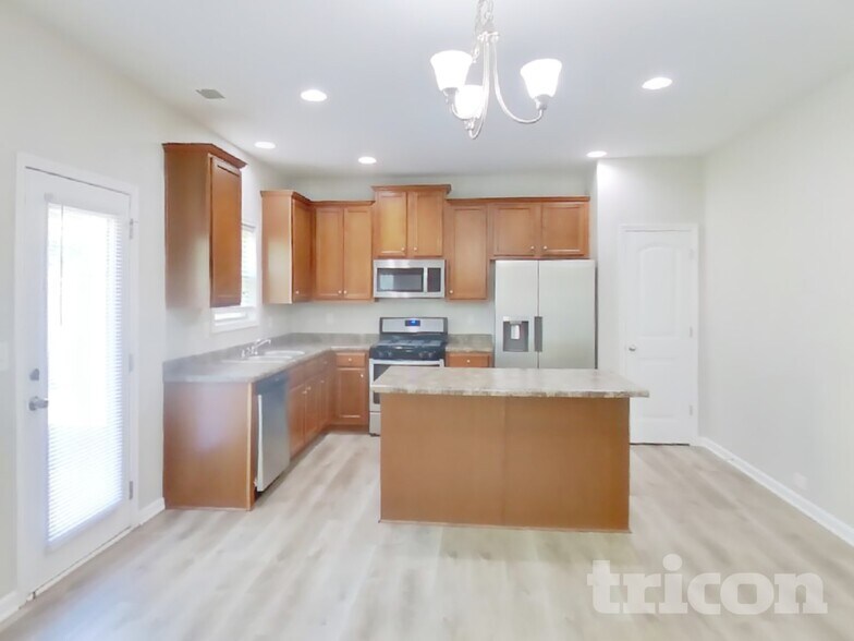 Building Photo - 224 Dellwood Dr