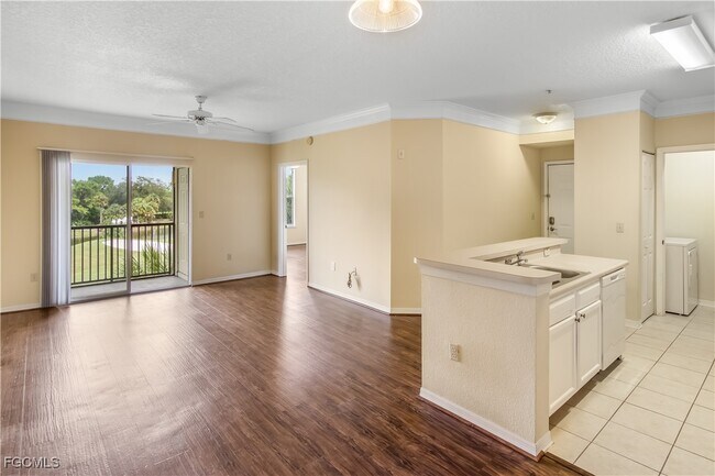 Building Photo - 11490 Villa Grand