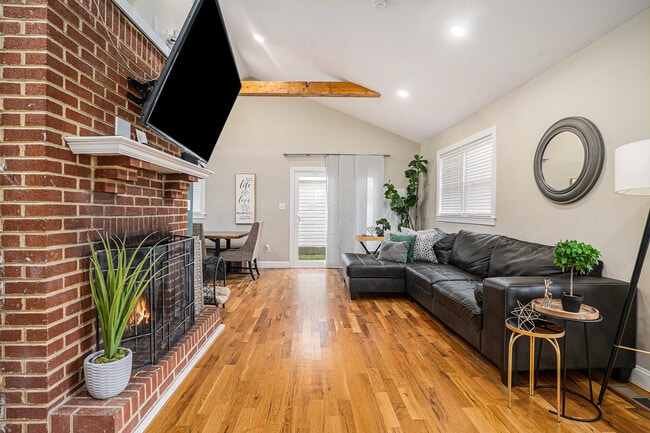 Building Photo - Reservoir