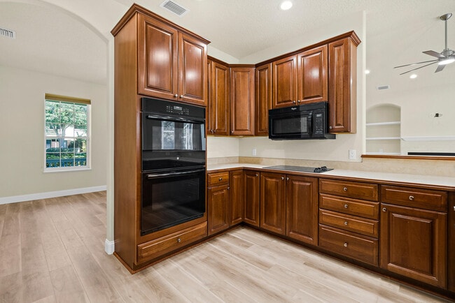 Building Photo - 4085 Crooked Mile Rd