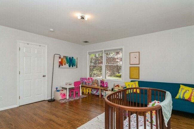 Building Photo - 160 Magnolia Ave