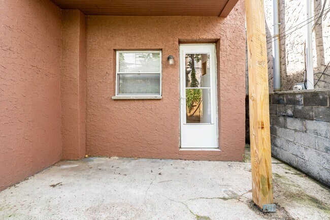 Building Photo - 2629 S Sheridan St