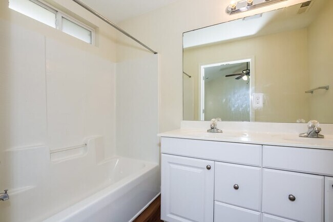 Building Photo - 4424 Craven Hill Dr
