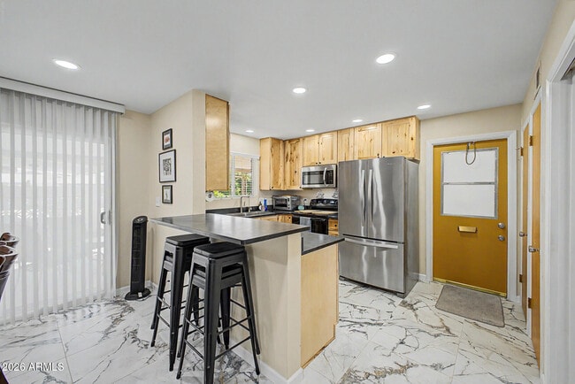 Building Photo - 264 N 54th St
