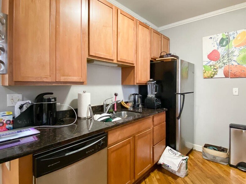 Building Photo - 1619 W Wallen Ave