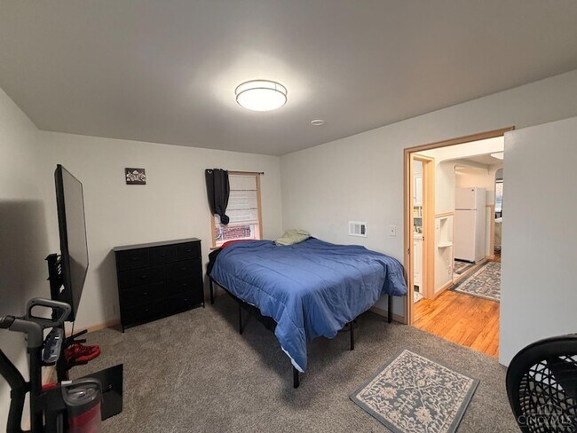 Building Photo - 1589 Summit Rd