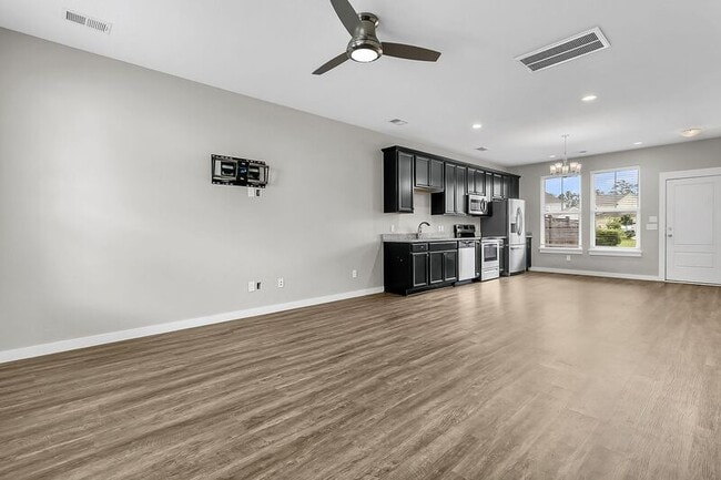 Building Photo - 146 Winding Branch Dr