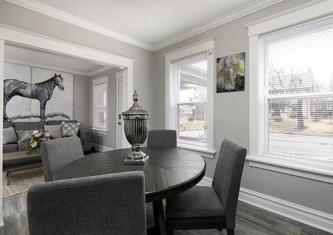 Building Photo - 6056 Clemens Ave