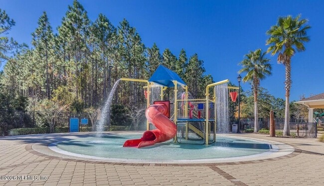 Building Photo - 424 Oak Pond Dr