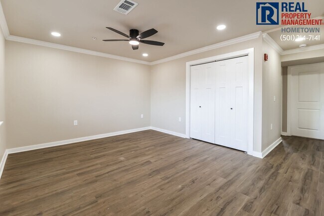 Building Photo - 1812 Sanford Dr