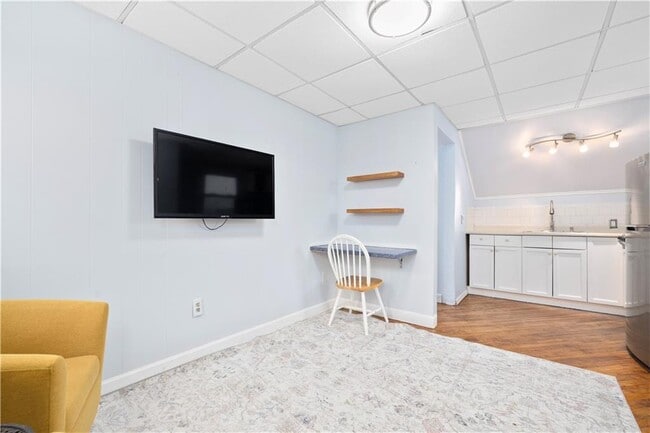 Building Photo - 4 Rego Rd