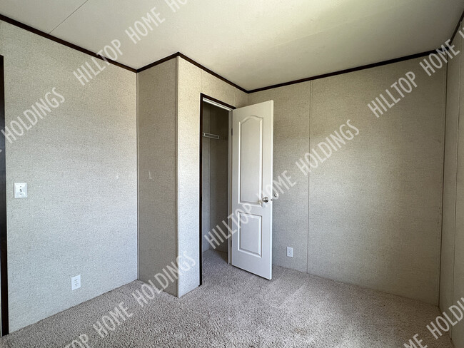 Building Photo - 51 Hilltop Rd